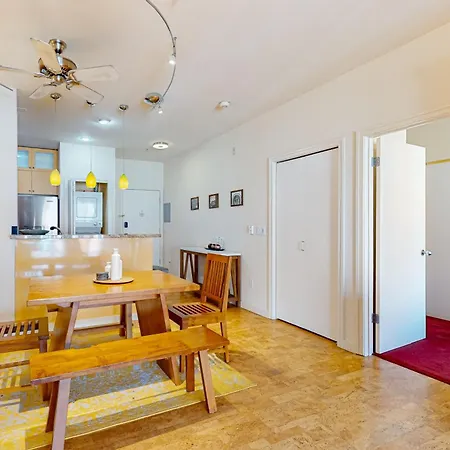 Downtown Dreaming Apartment